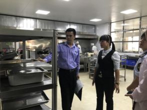 柳州市食藥監局赴魚峰區督查餐飲服務色標管理工作，助力食品安全提升